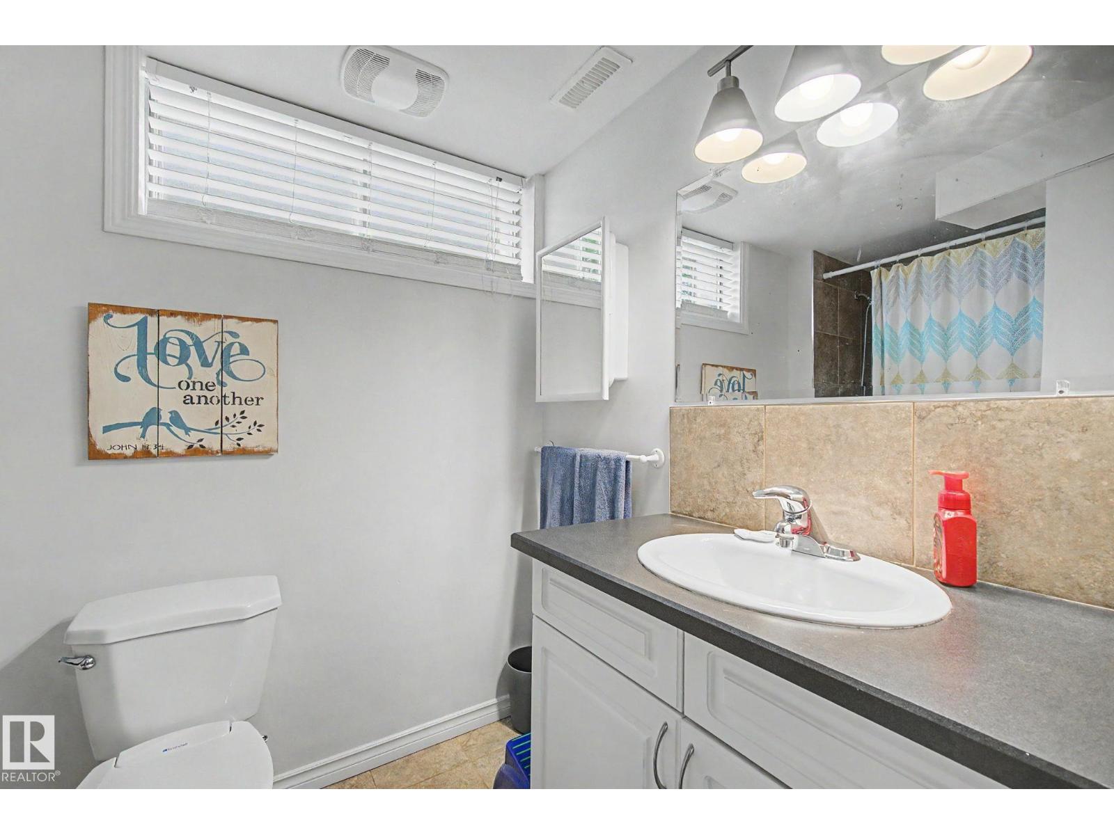 7712 159 ST NW - 22