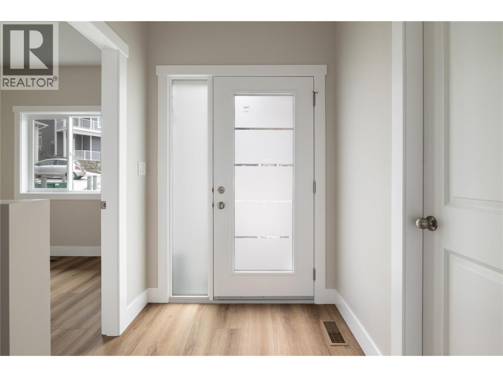 #103 806 Cliff Avenue - 14