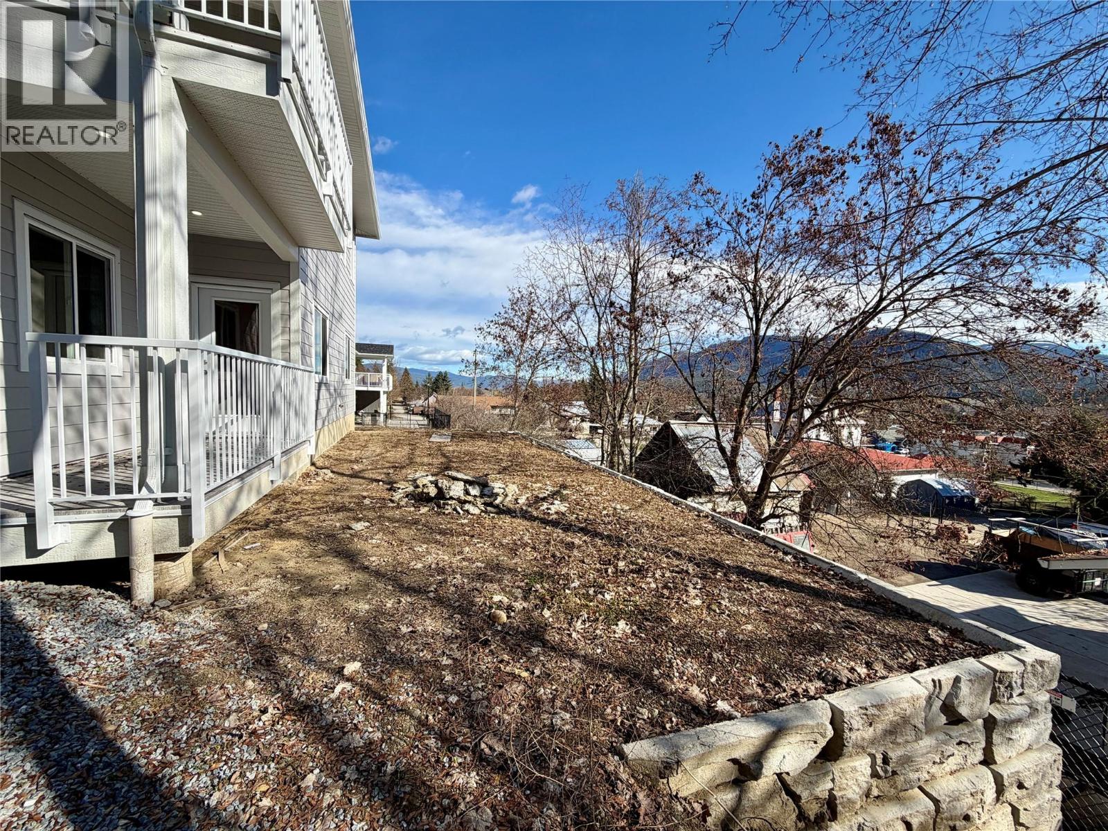 #103 806 Cliff Avenue - 4