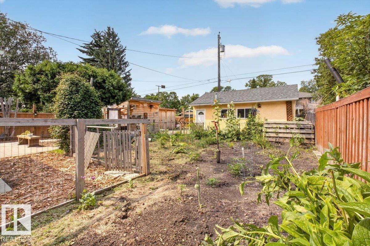 11934 43 ST NW - 39