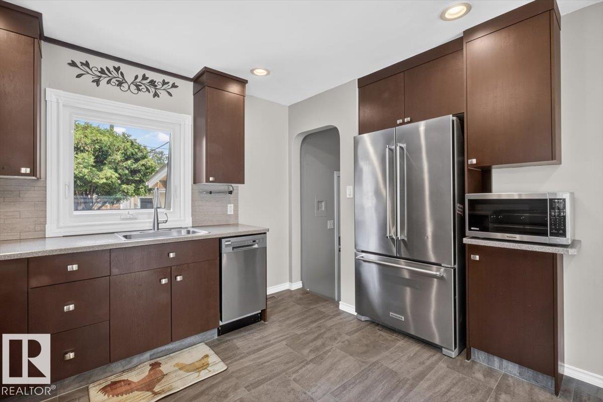 11934 43 ST NW - 16