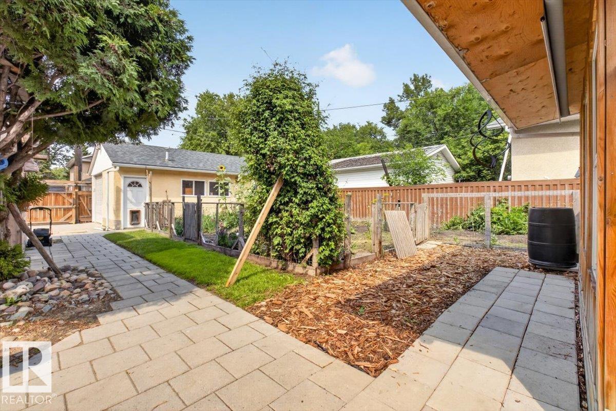 11934 43 ST NW - 38