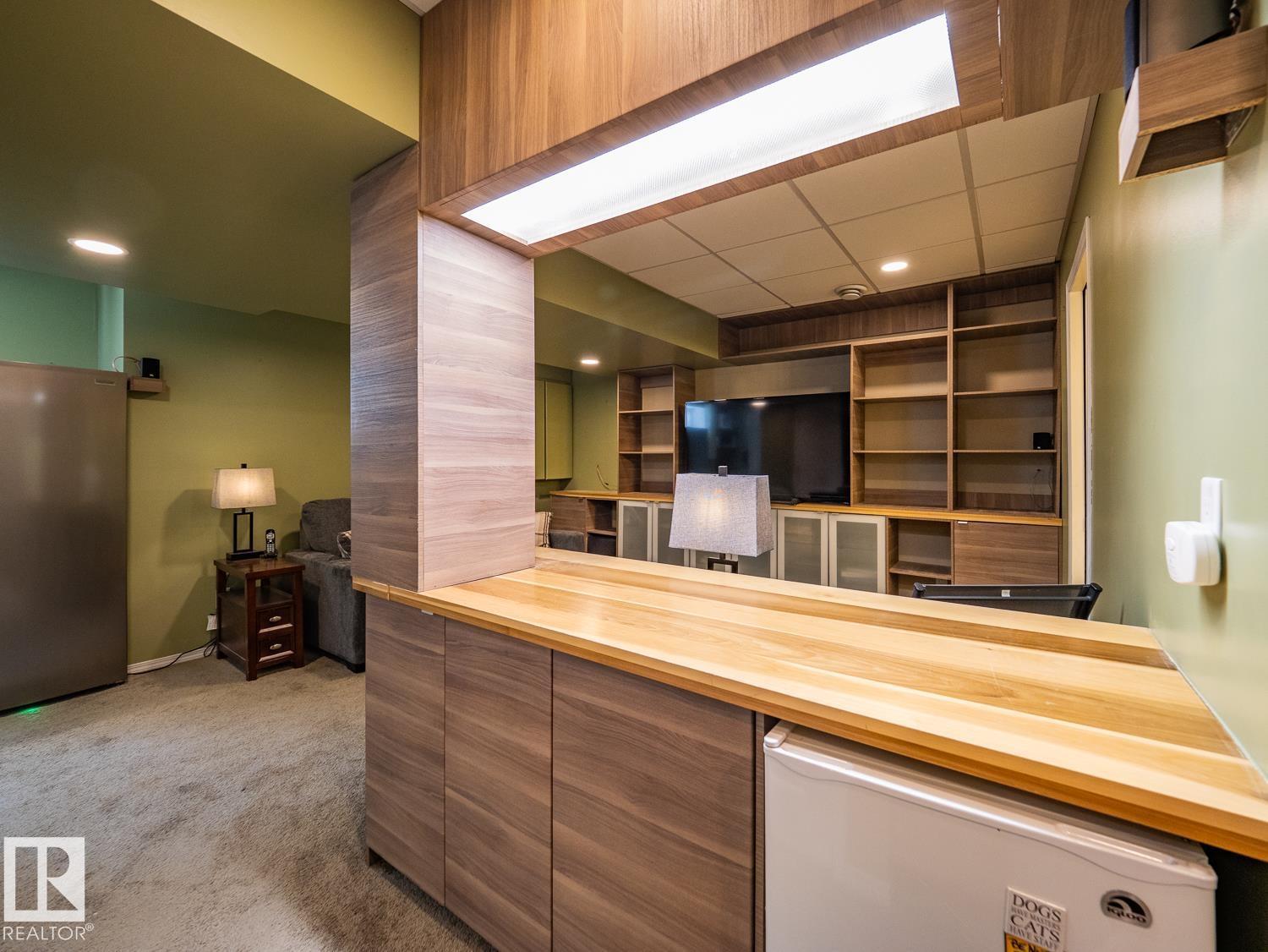 #42 450 HYNDMAN CR NW - 22