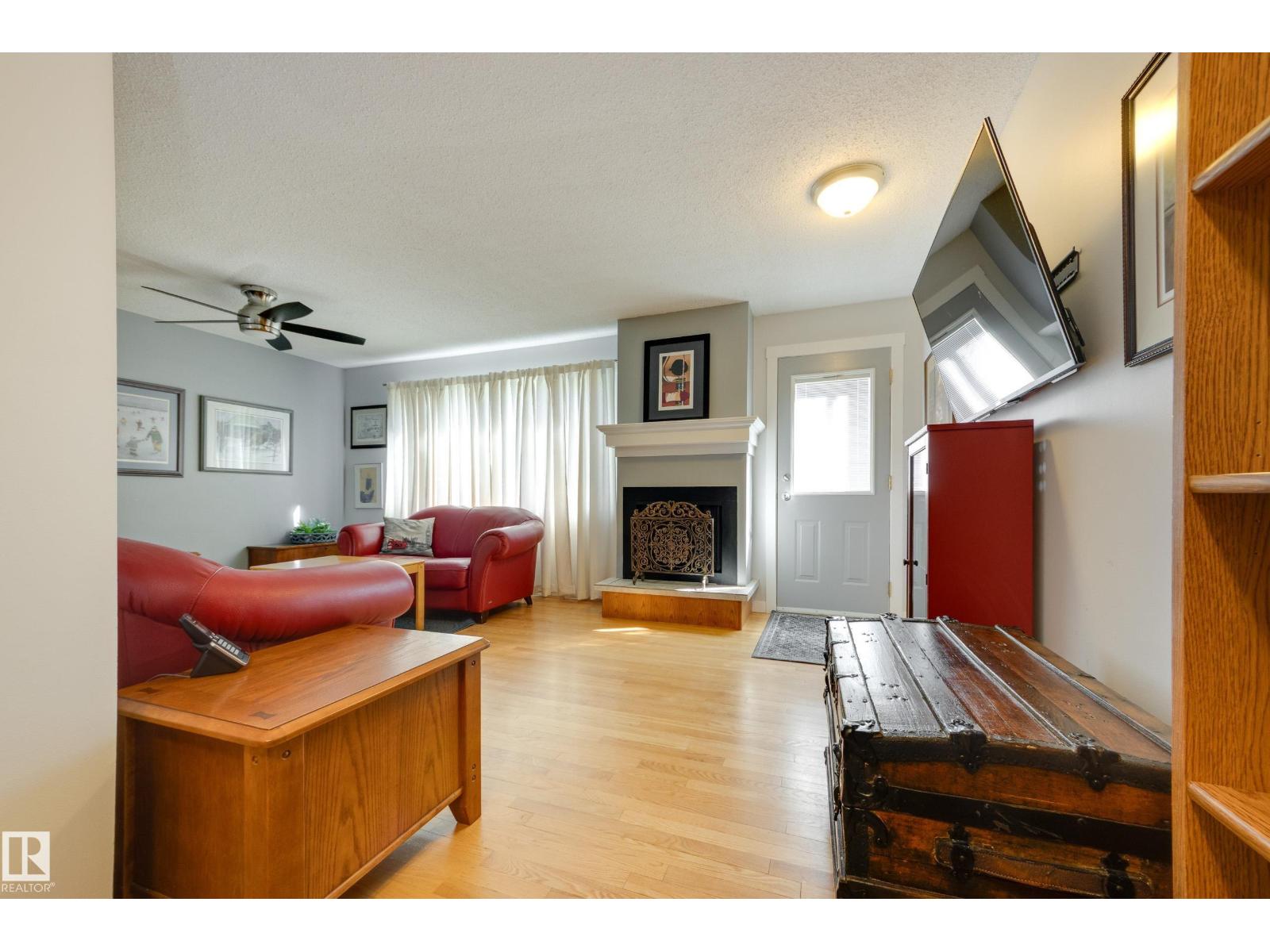4303 46 ST - 6