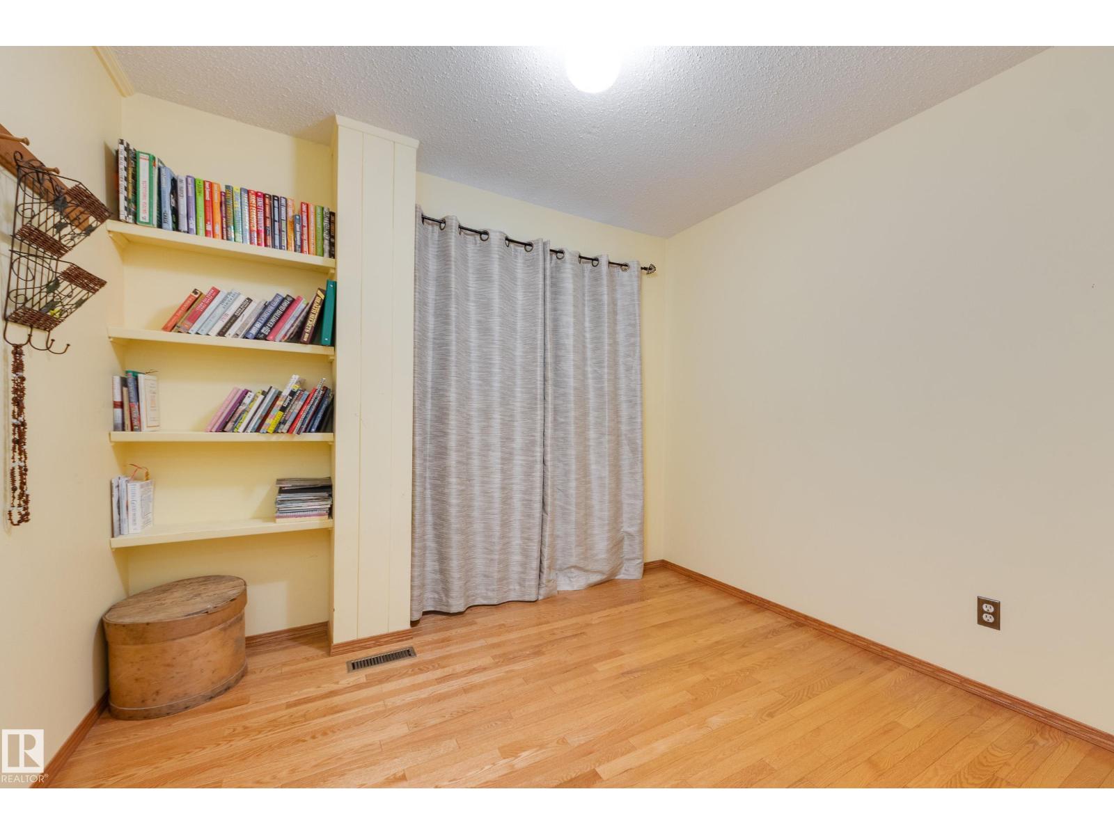 4303 46 ST - Image 22