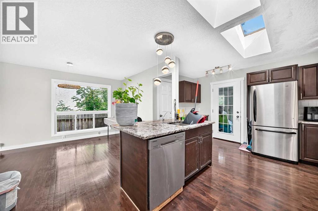6016 18 Avenue NE, Pineridge, Calgary photo 5