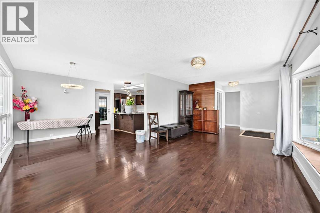 6016 18 Avenue NE, Pineridge, Calgary photo 3