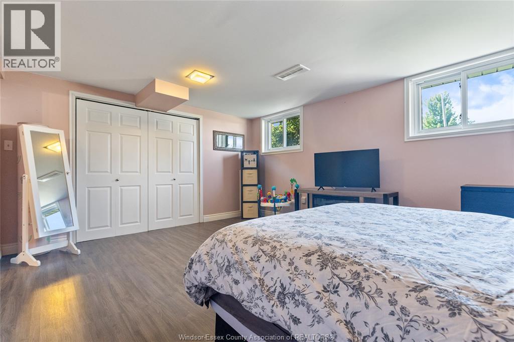 2935 GRANBY CRESCENT - 21