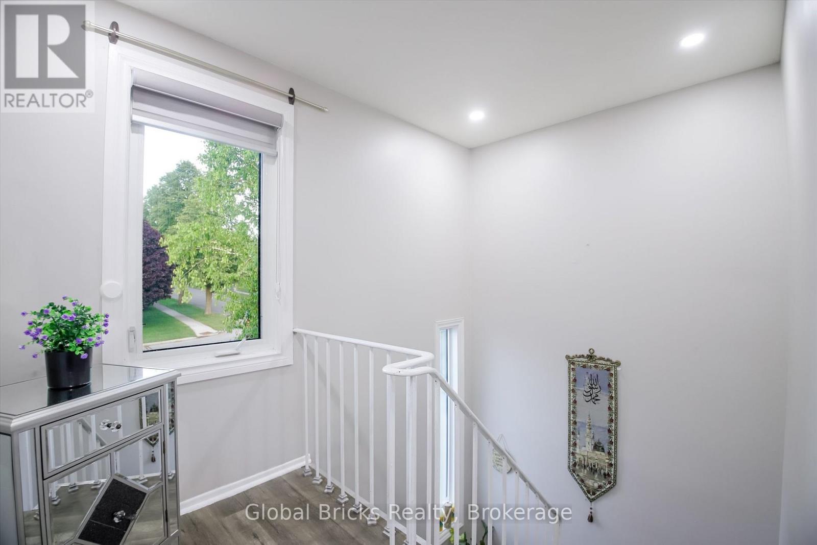 56 Winston Crescent, Whitby, ON photo 26