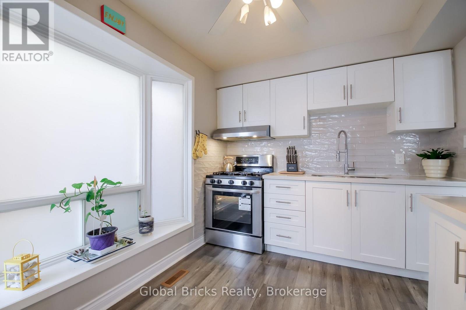 56 Winston Crescent, Whitby, ON photo 23