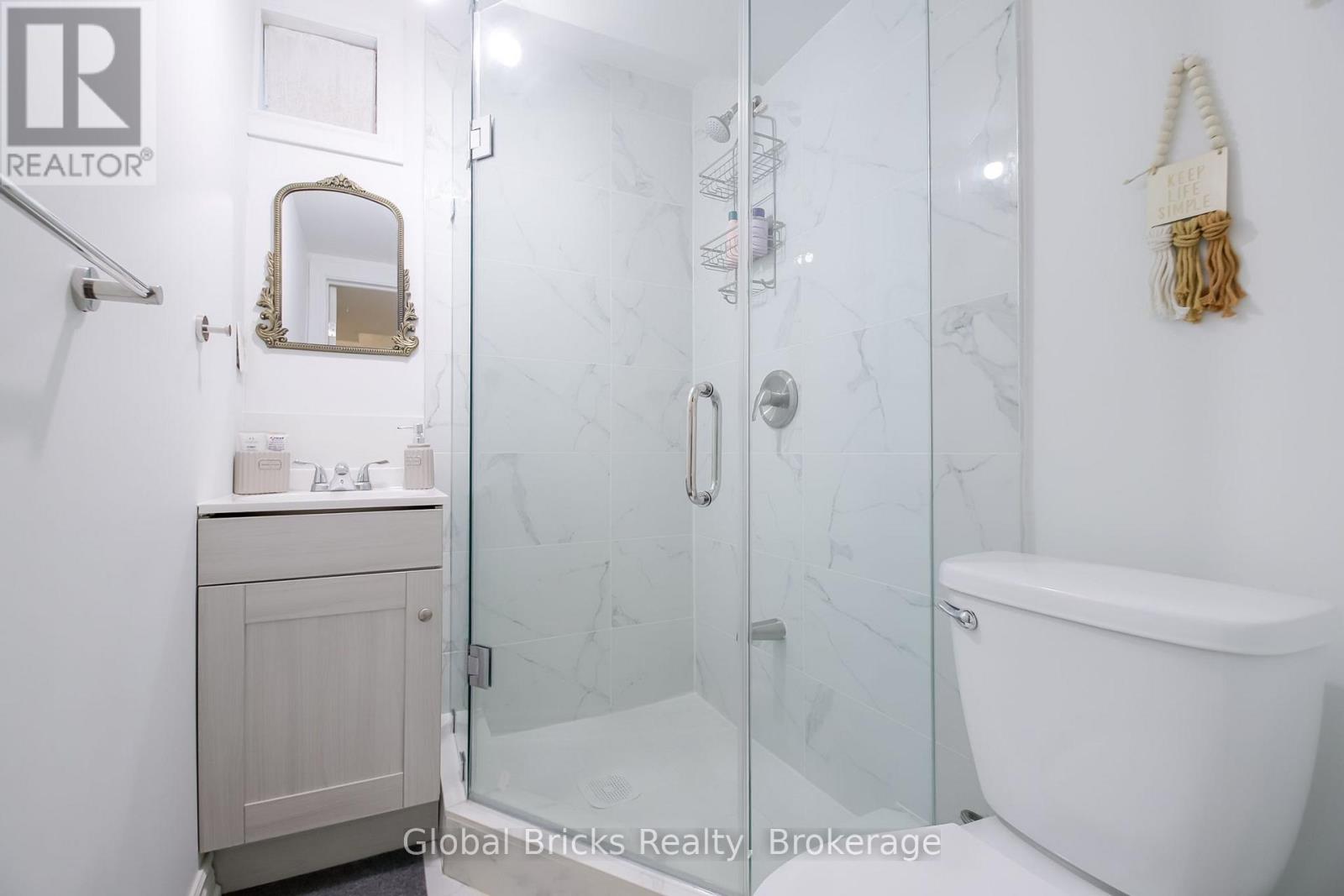 56 Winston Crescent, Whitby, ON photo 30