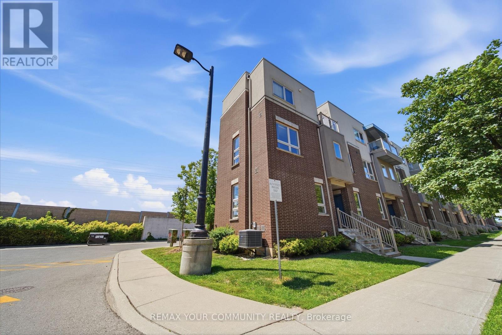 #2 90 CALEDONIA PARK ROAD - 3