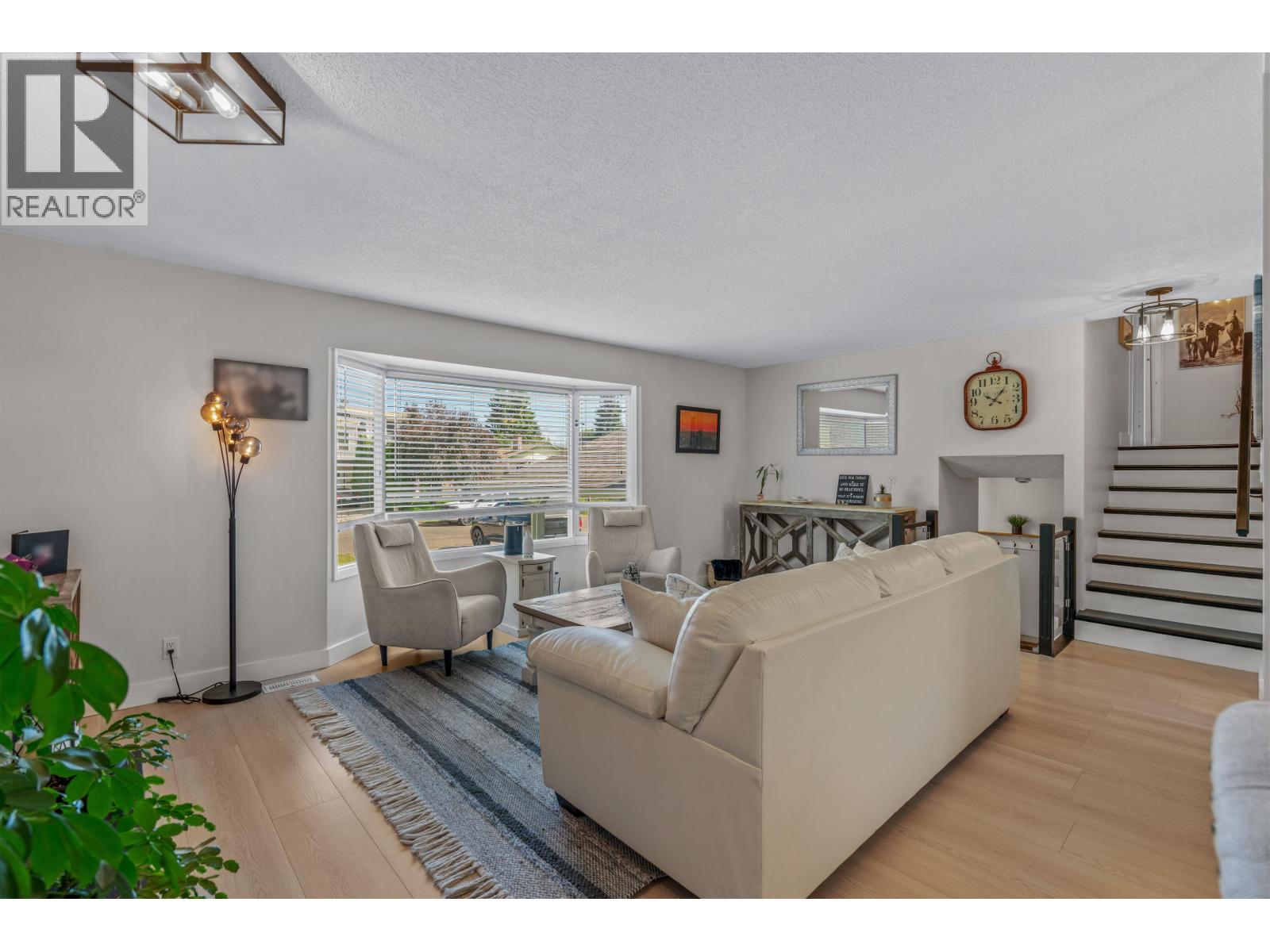 389 NEFF CRESCENT - 17