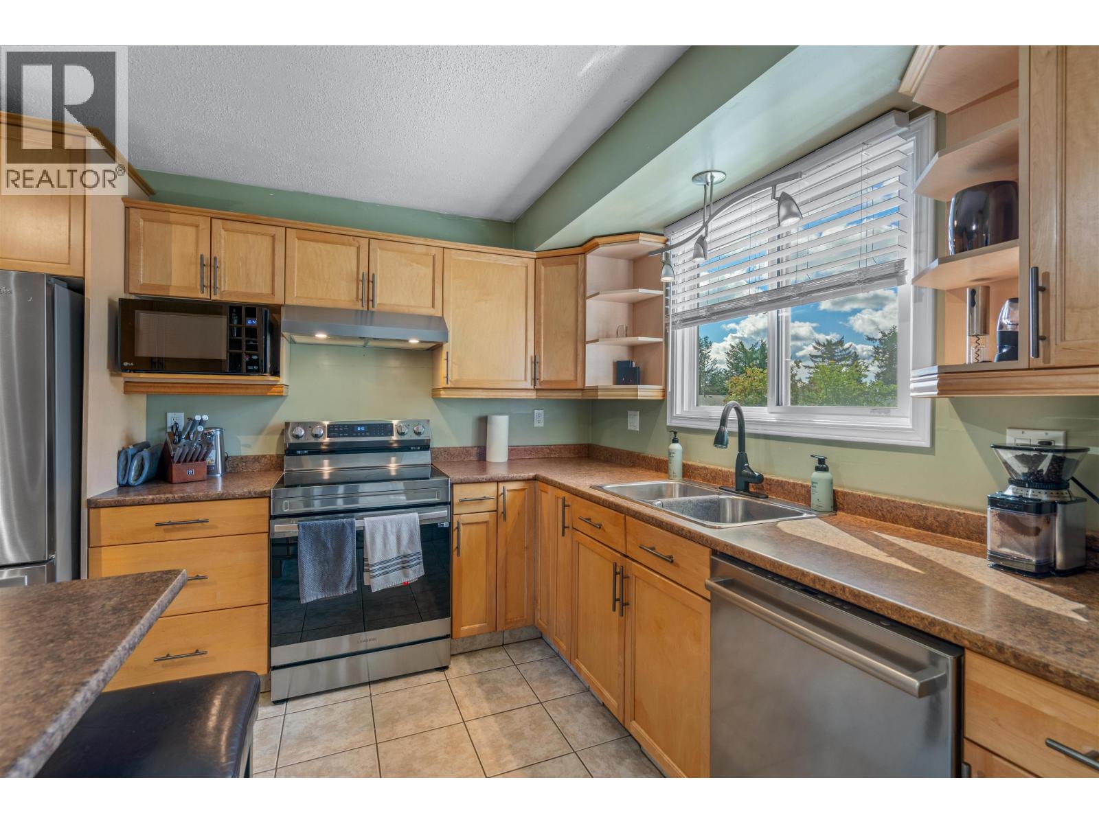 389 NEFF CRESCENT - 19