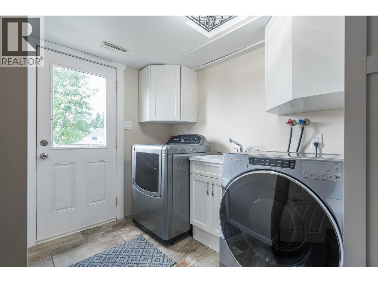 389 NEFF CRESCENT - 36