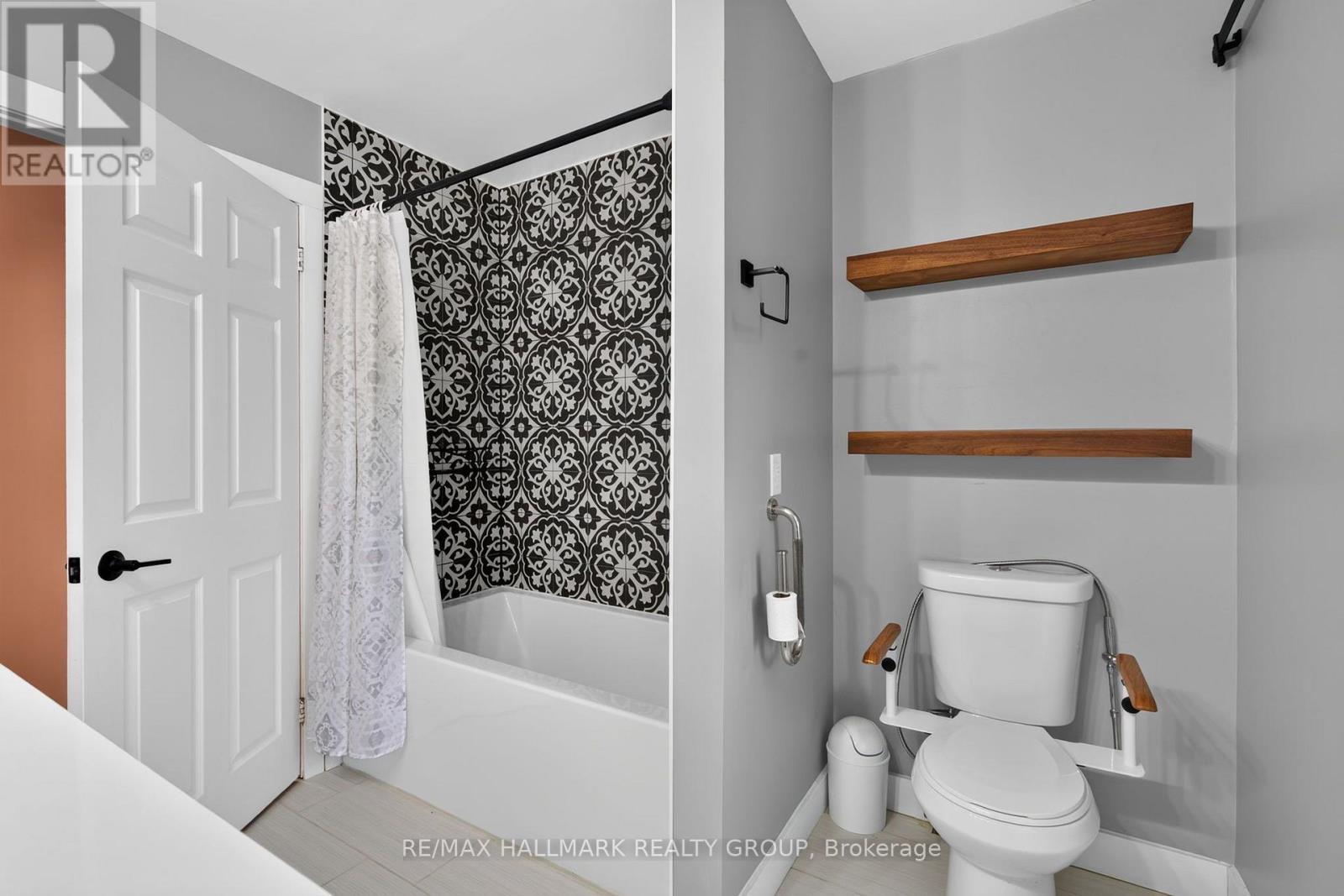 24 BERGEVIN STREET - Image 24