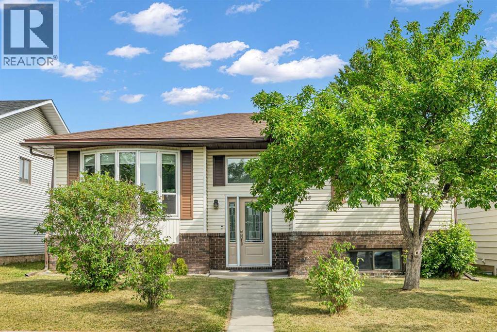 6716 37 Avenue NE, Temple, Calgary photo 1