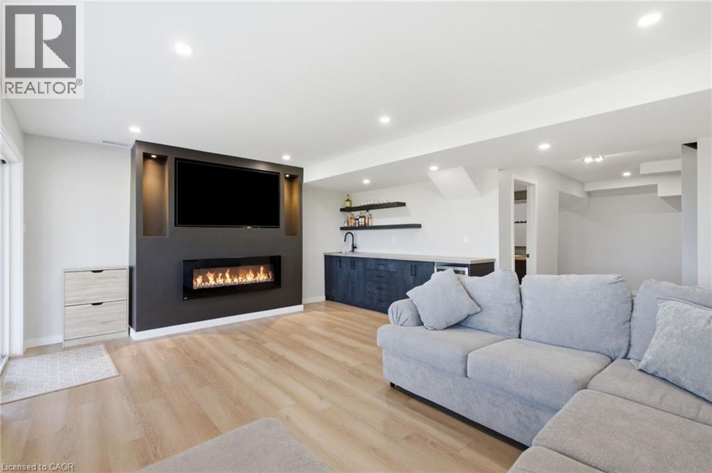 119 MIDLAND Place - Image 25