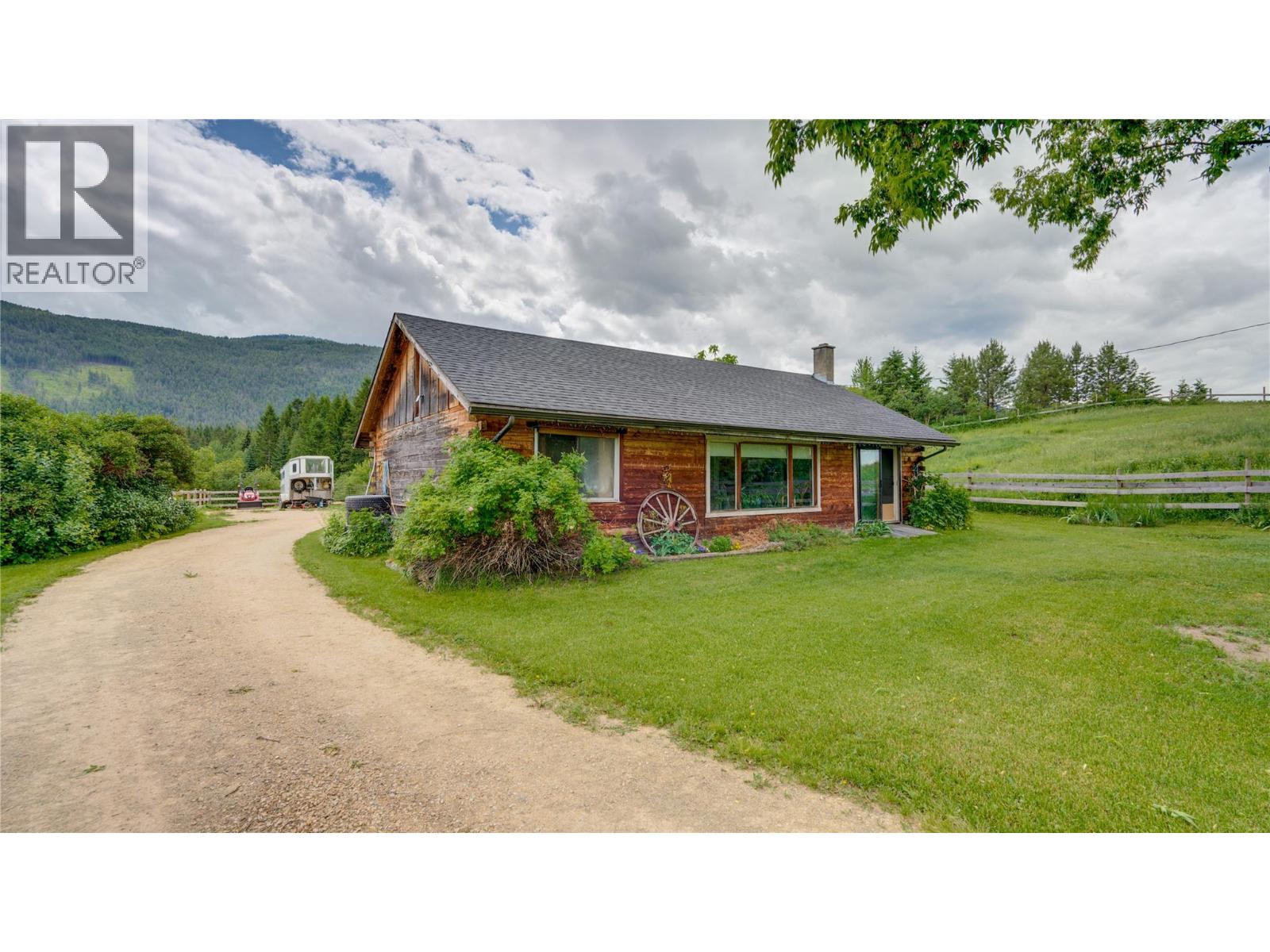  4878 Stepney Road, Spallumcheen