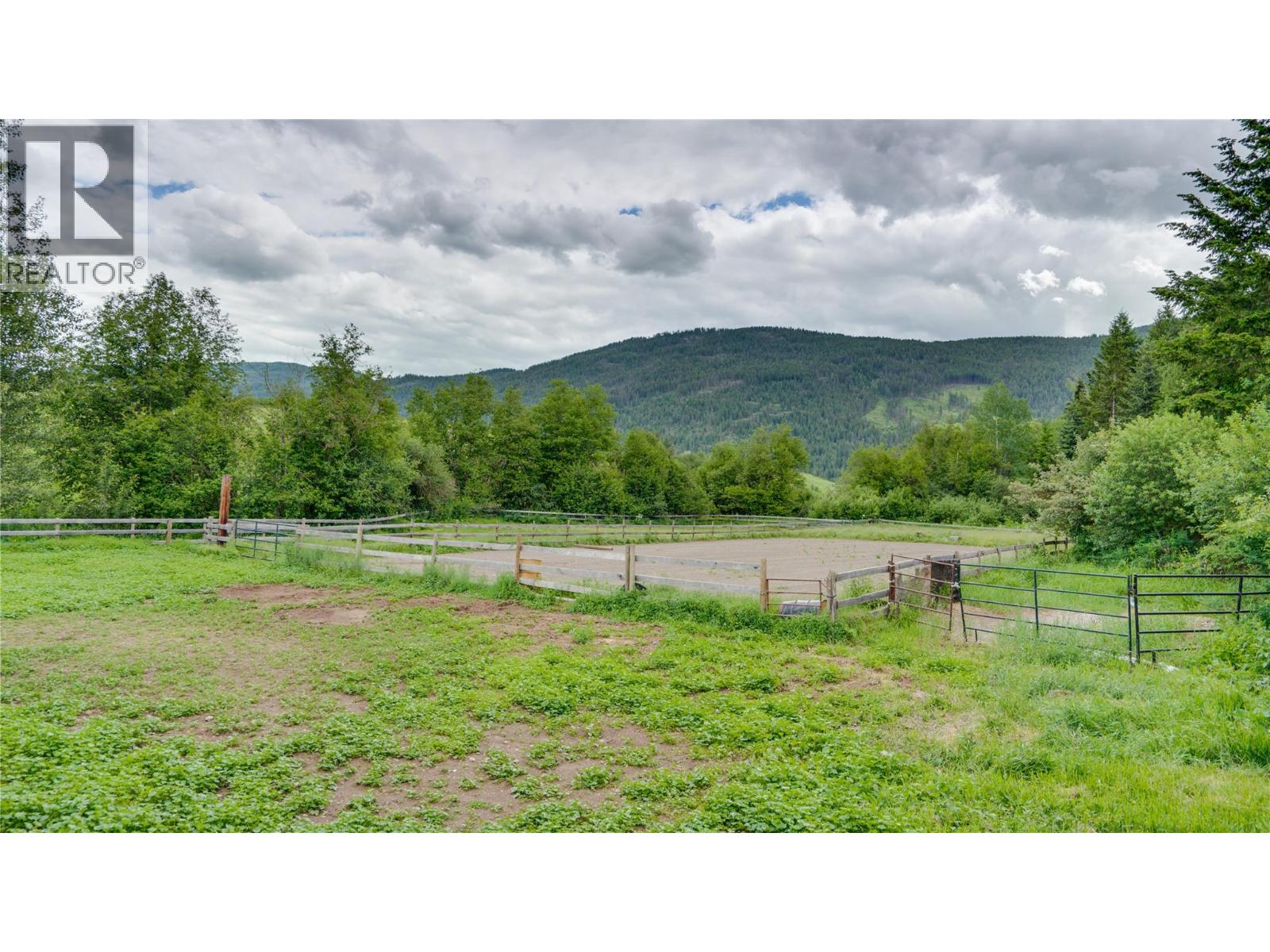  4878 Stepney Road, Spallumcheen
