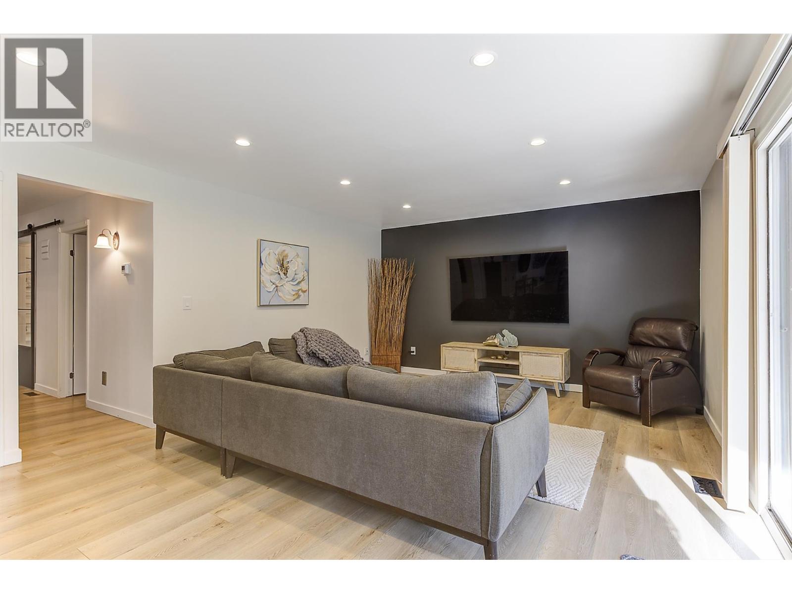 687 Barnaby Road, Kelowna