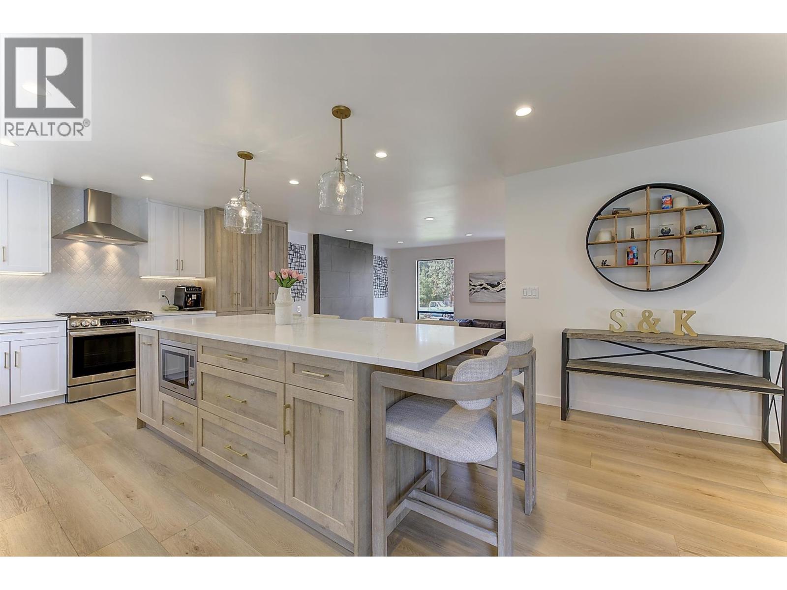 687 Barnaby Road - 12