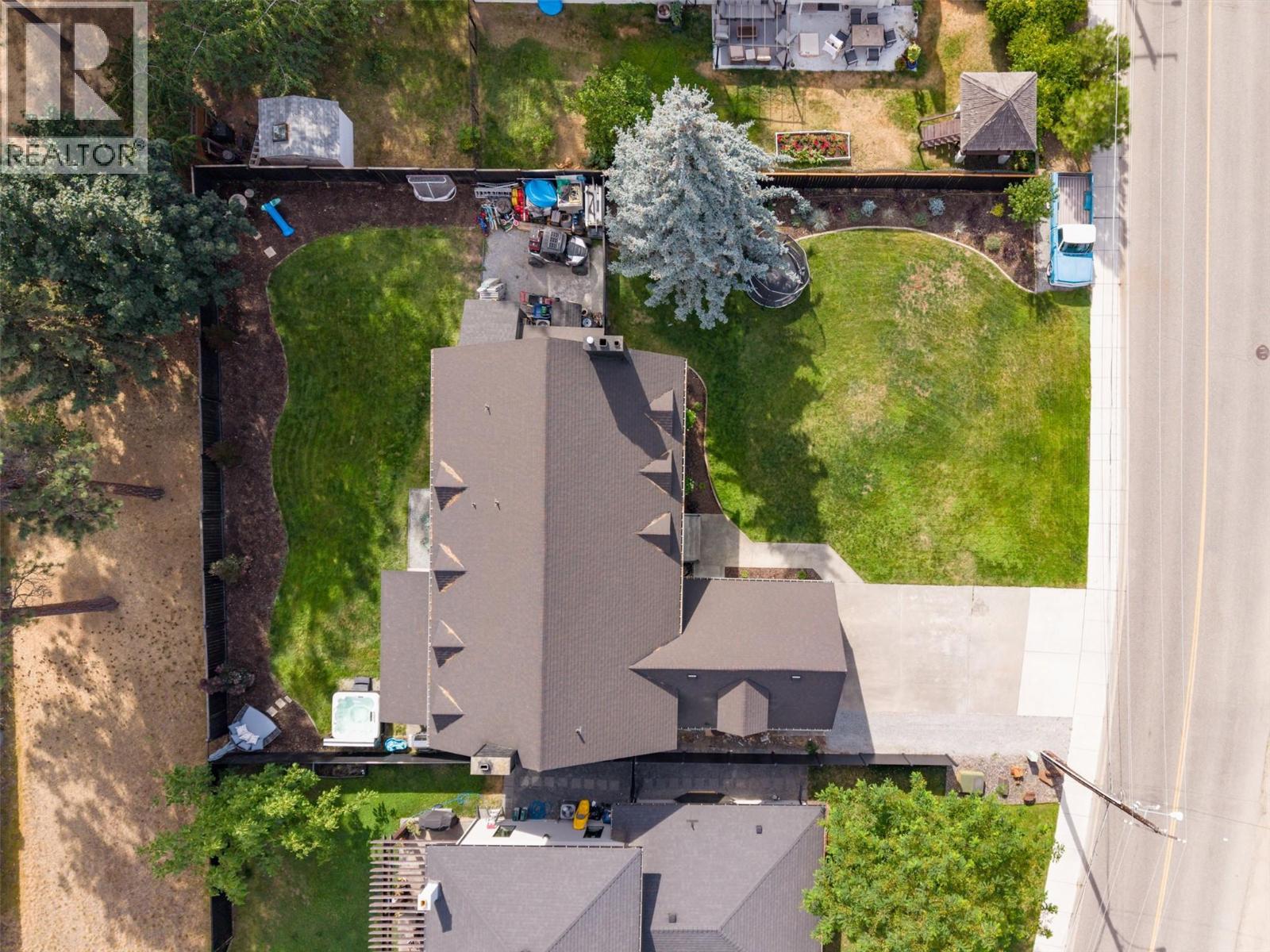 687 Barnaby Road, Kelowna