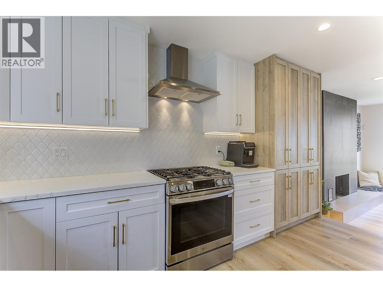 687 Barnaby Road - 13