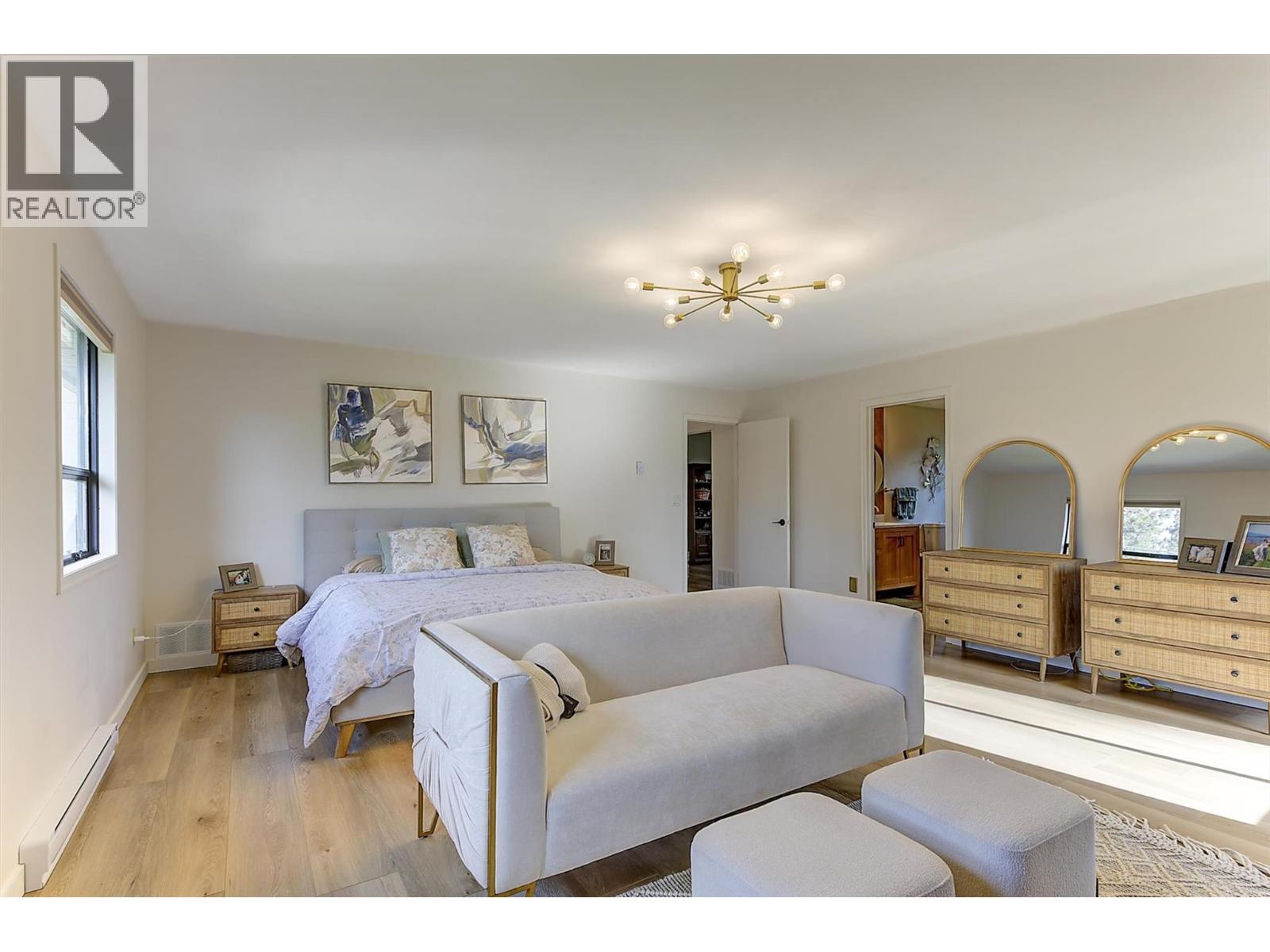 687 Barnaby Road, Kelowna