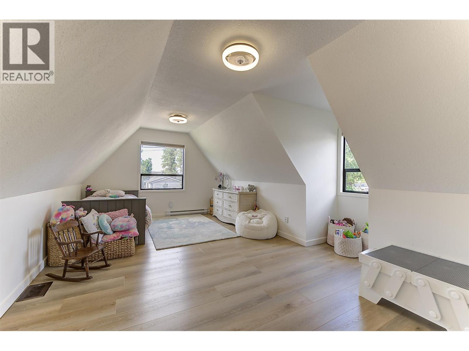 687 Barnaby Road, Kelowna