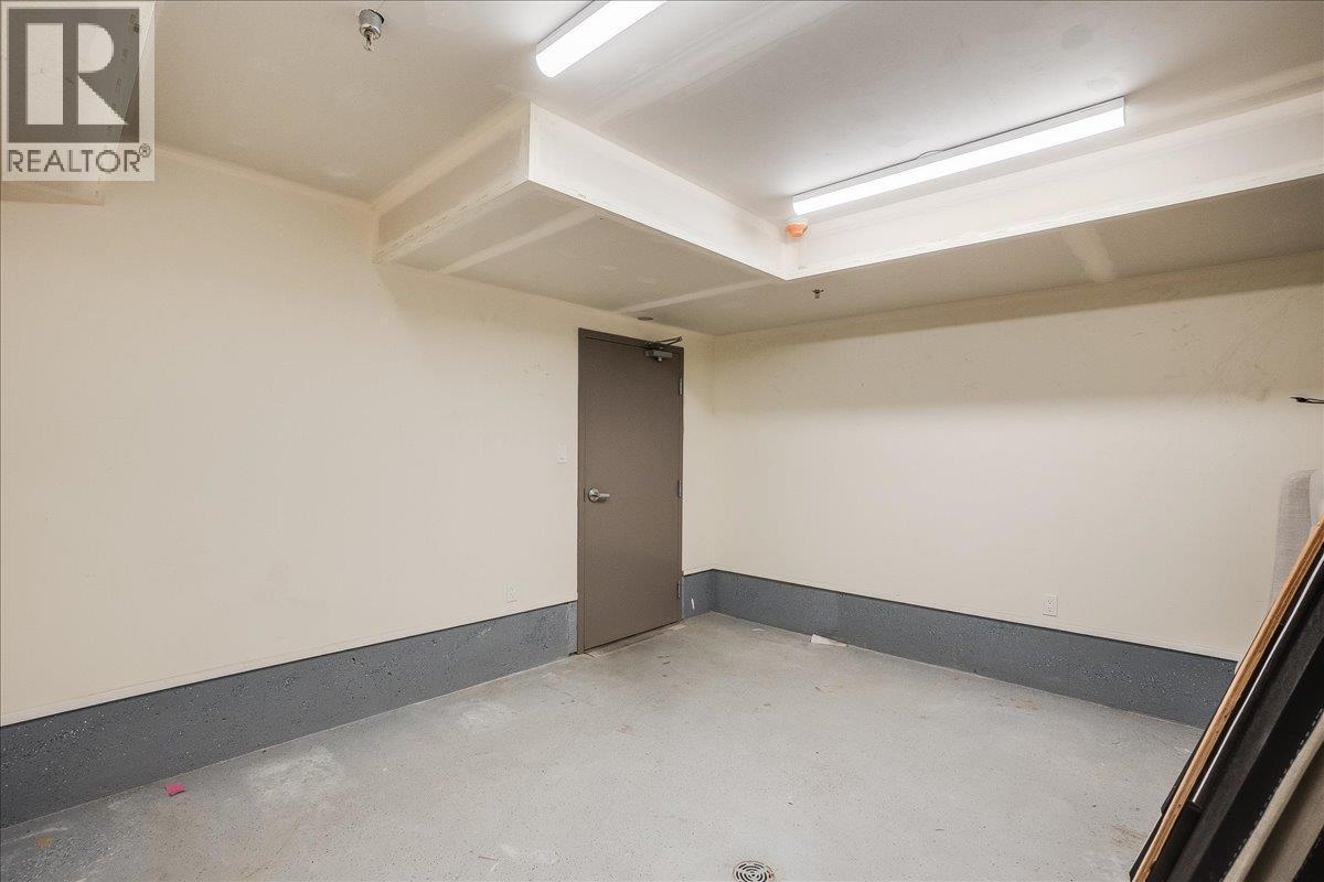 #17 266 BAKER Street - 44