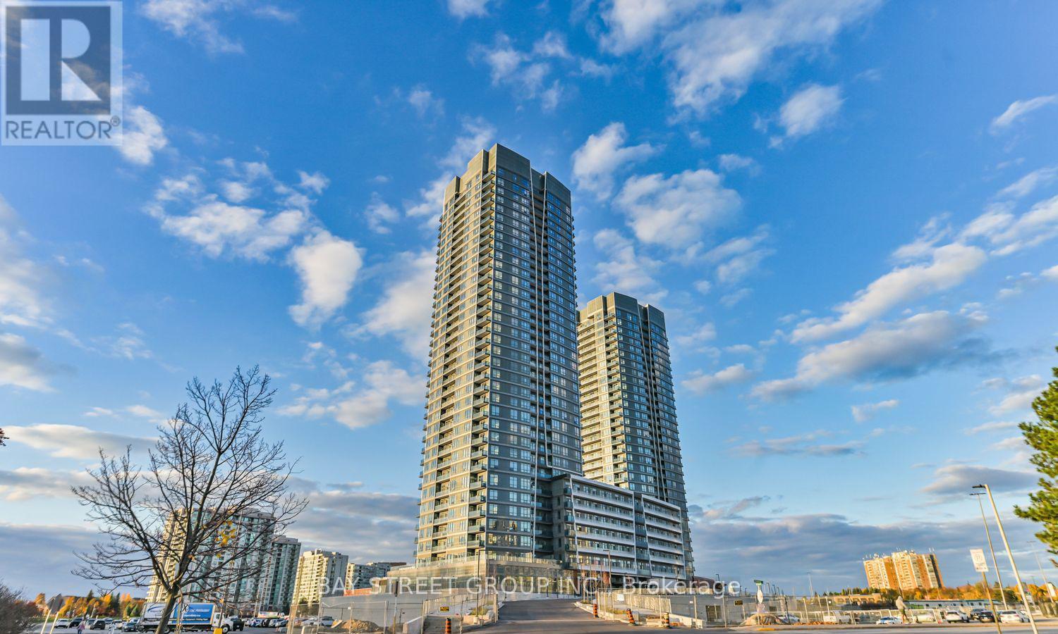 908B - 1 PROMENADE CIRCLE