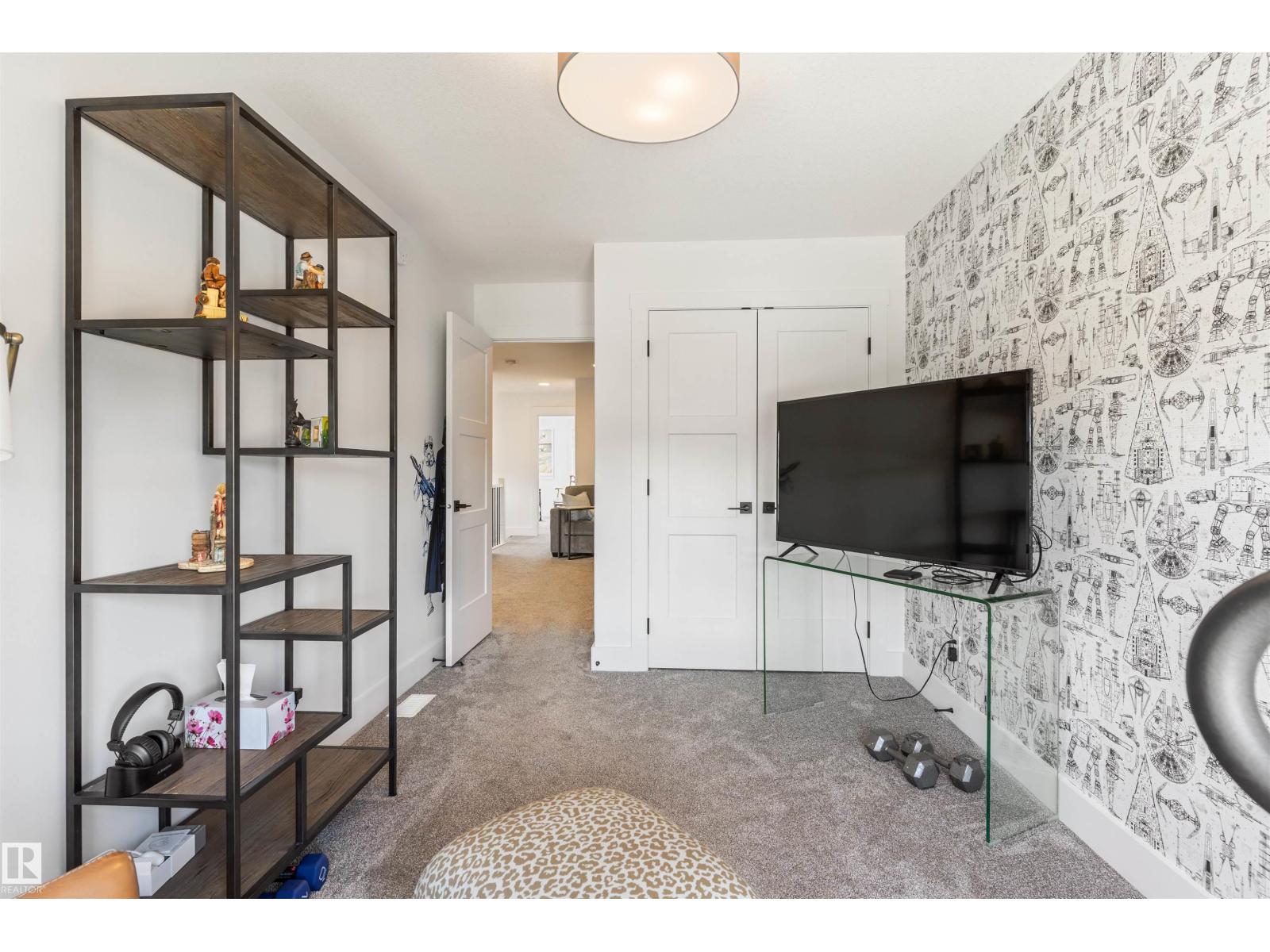 47 GLADSTONE BN - Image 39