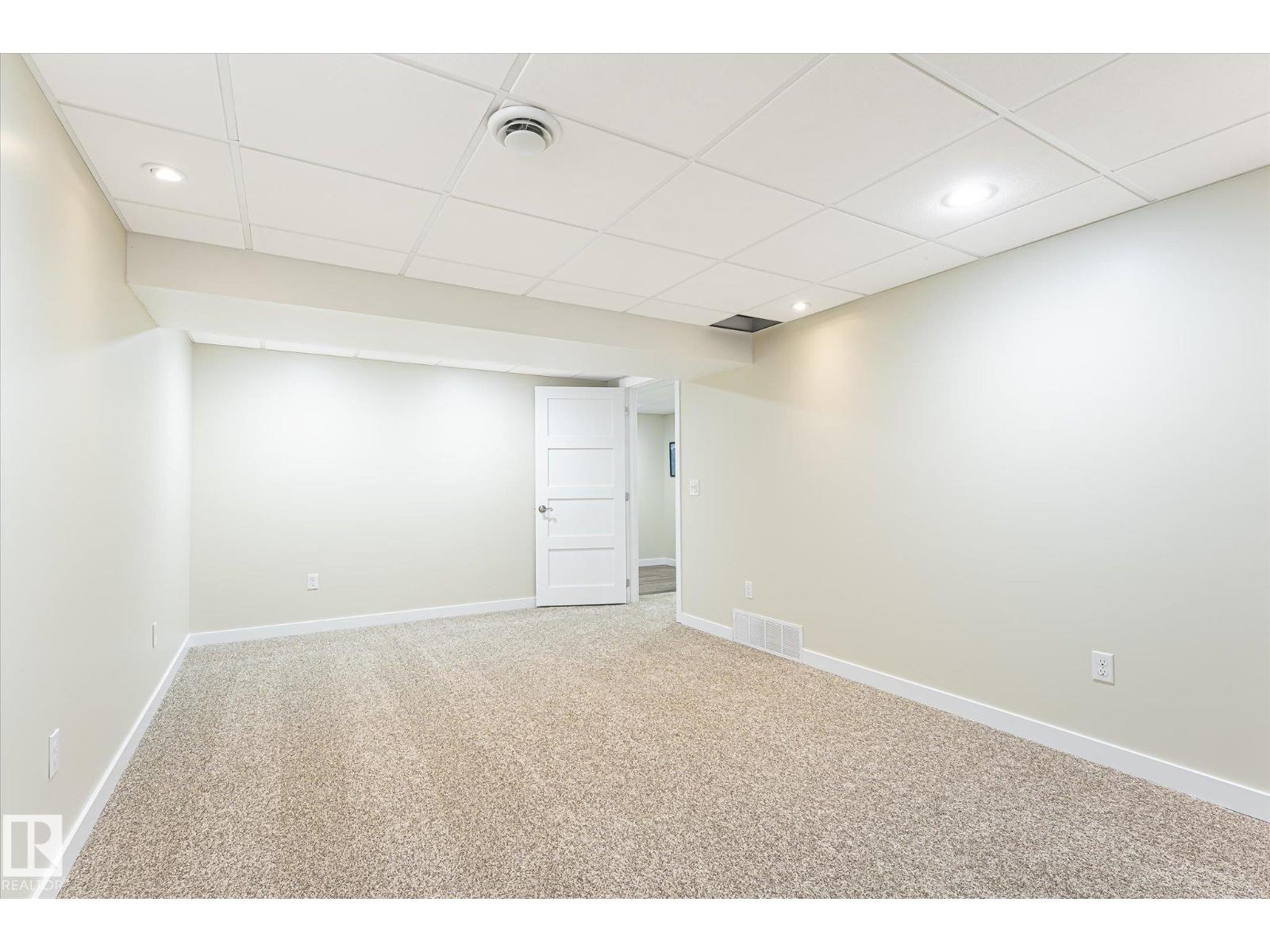 4921 47 AV - Image 28