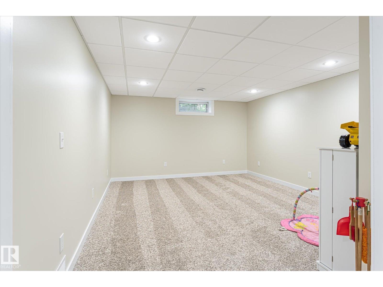 4921 47 AV - Image 31