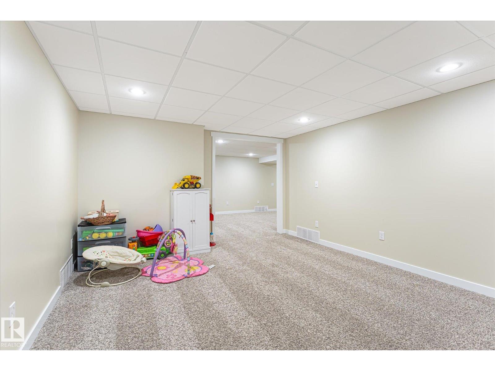 4921 47 AV - Image 32