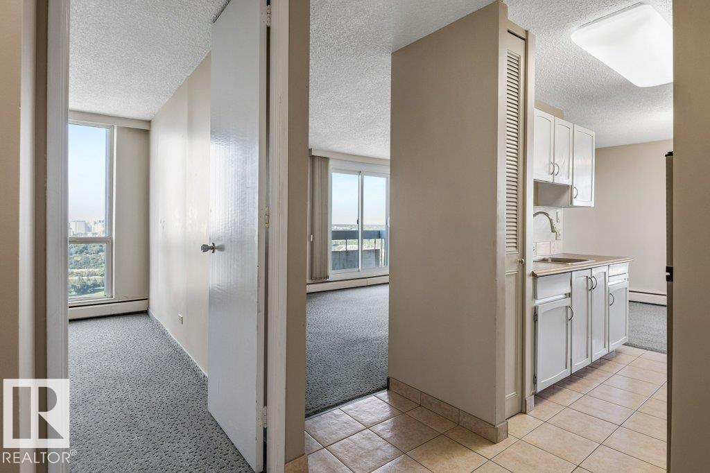 #1803 10883 SASKATCHEWAN DR NW, Garneau, Edmonton photo 2