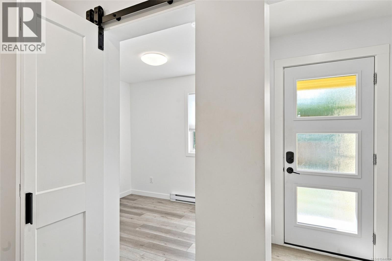 121 Pine St - 11