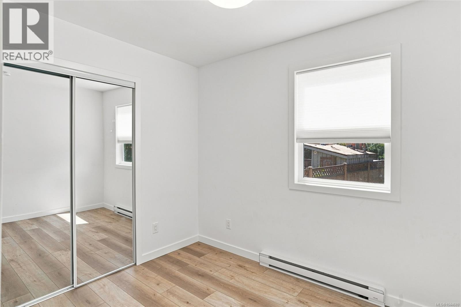 121 Pine St - 12