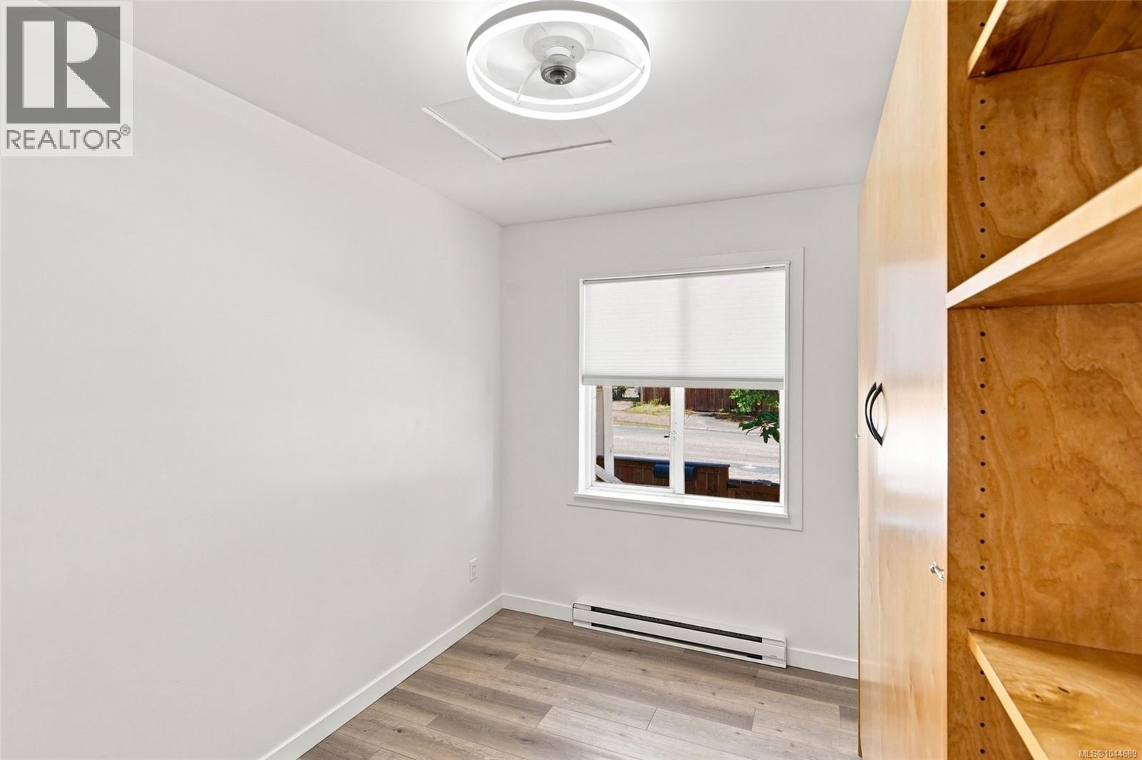 121 Pine St - 17
