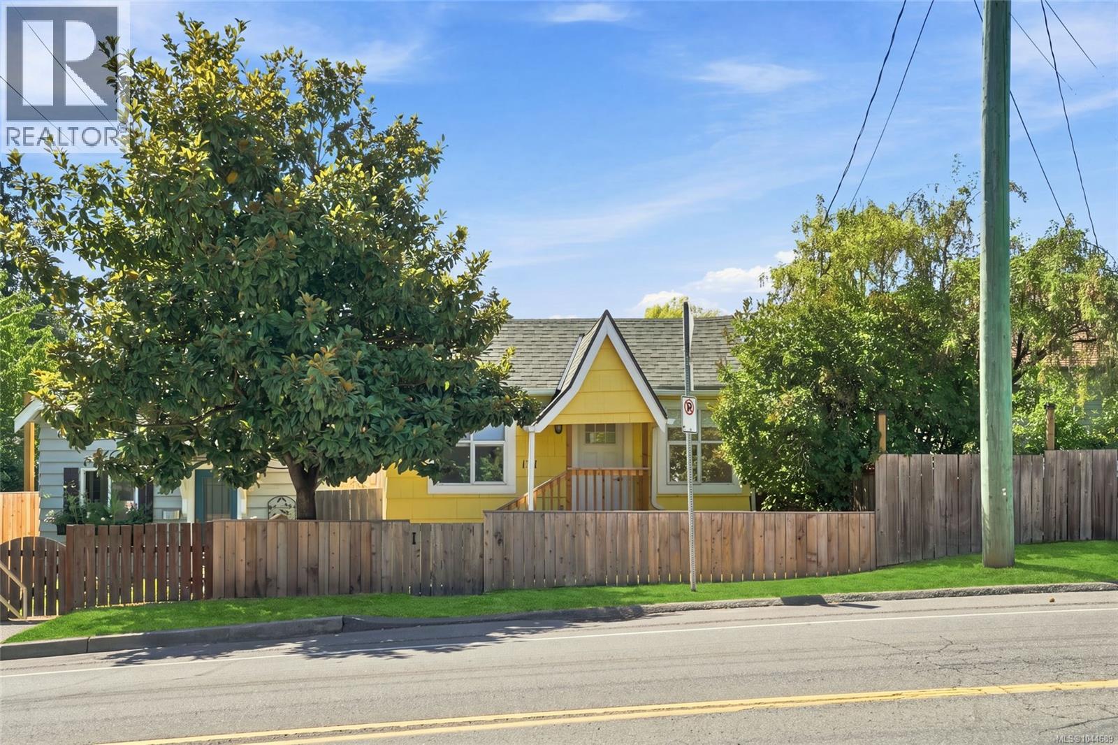 121 Pine St - 29