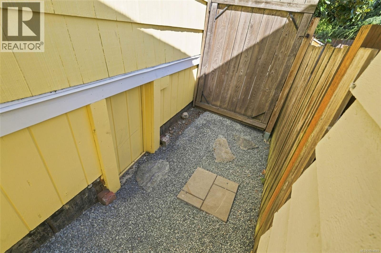 121 Pine St - 33