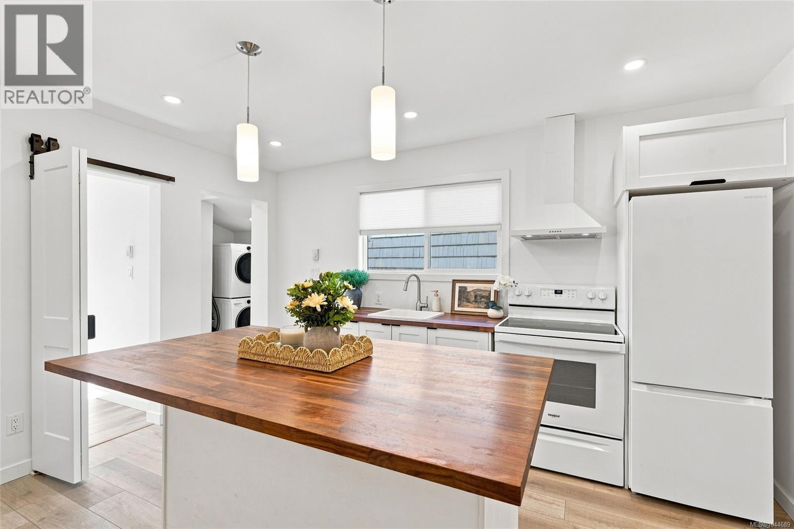 121 Pine St, Nanaimo