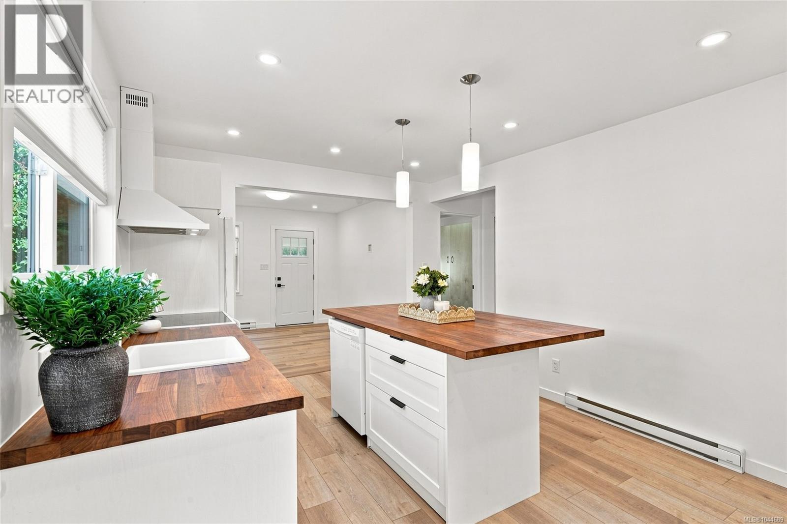 121 Pine St, Nanaimo