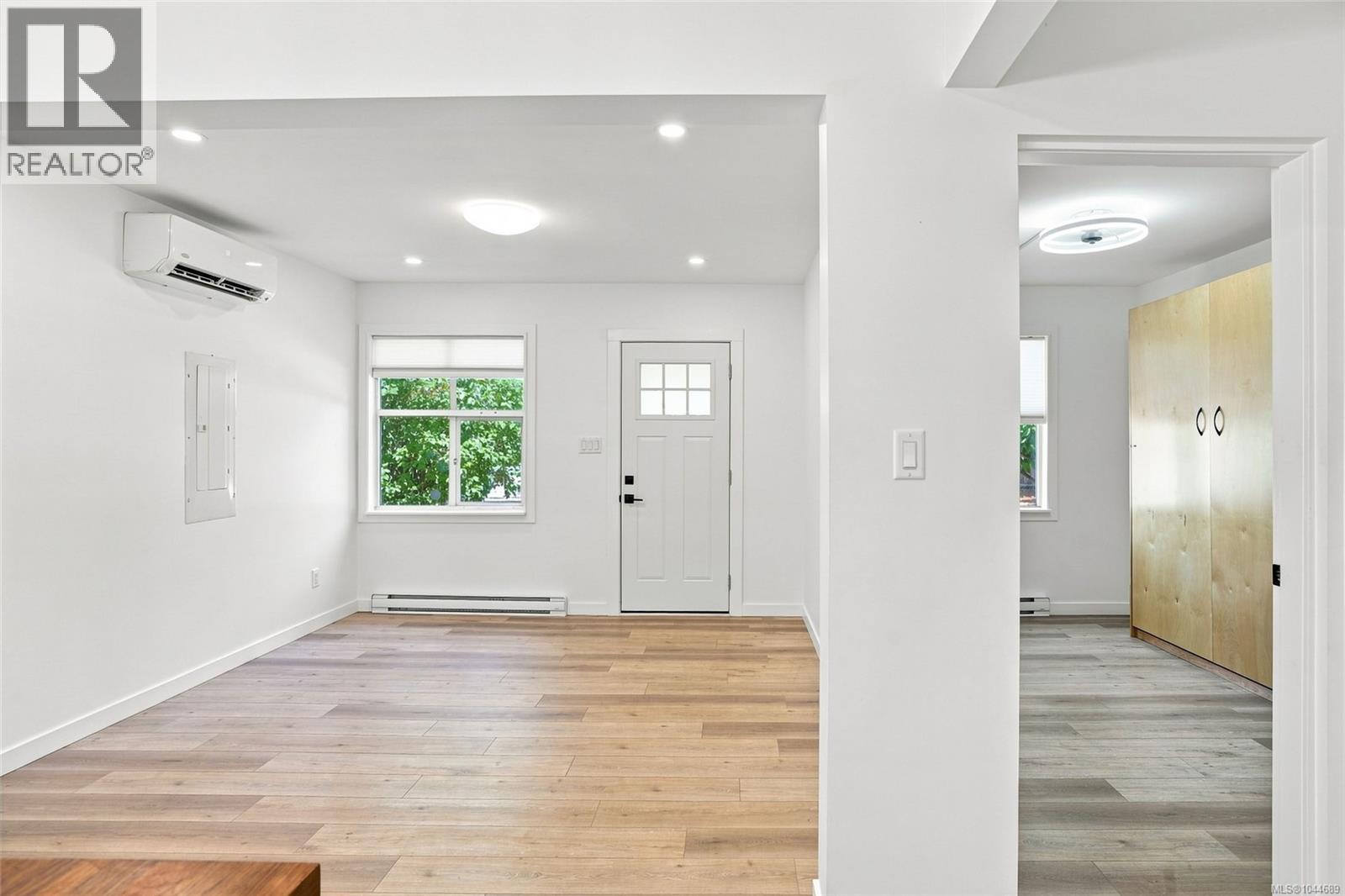 121 Pine St - 9