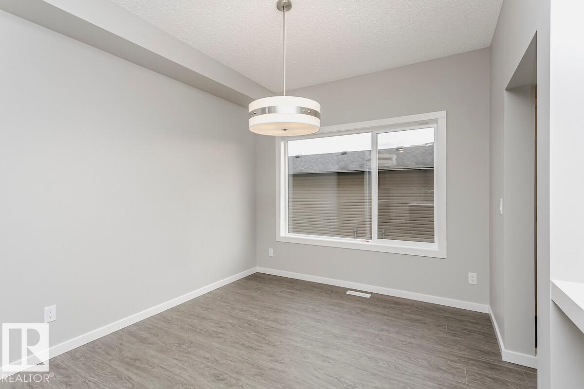 306 Hawthorn WY - Image 10