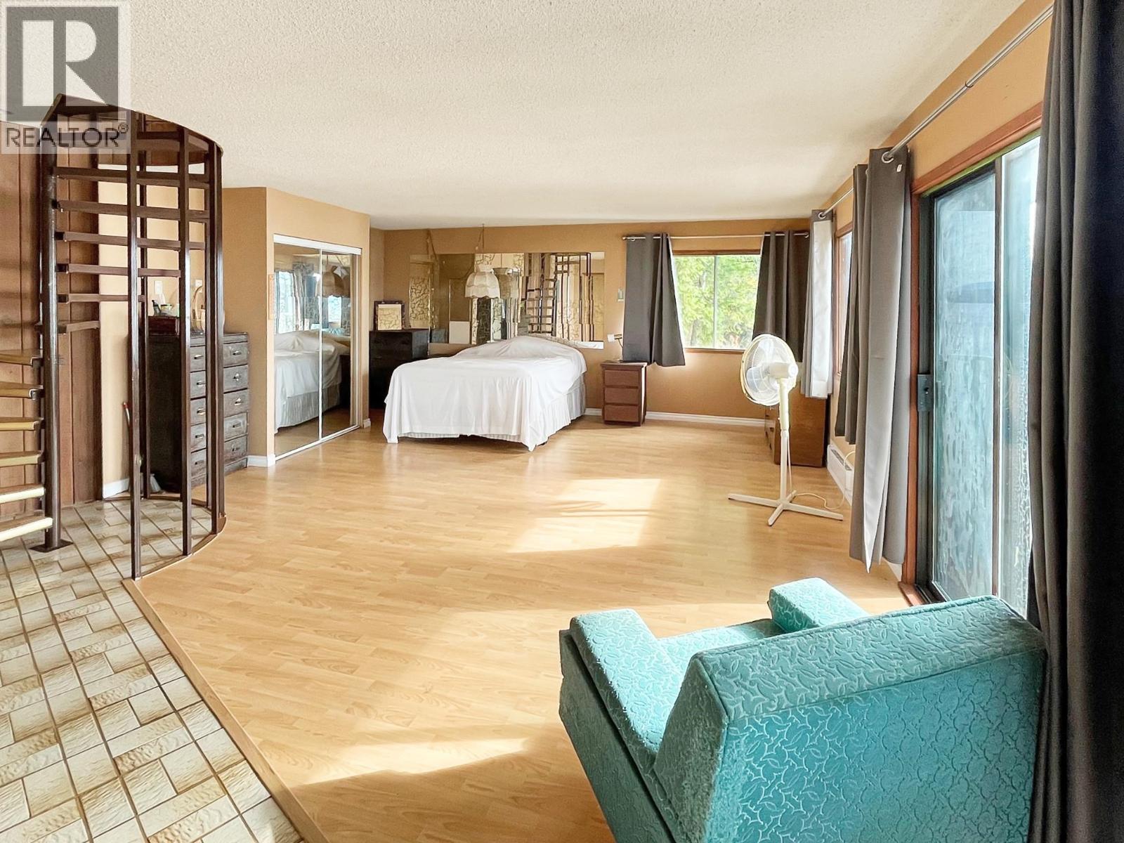315 DEACON LANE, Galiano Island