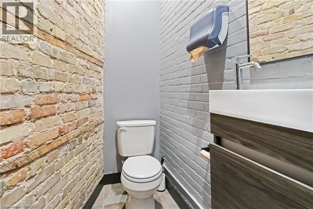 14 DALHOUSIE Street, Brantford — photo 12