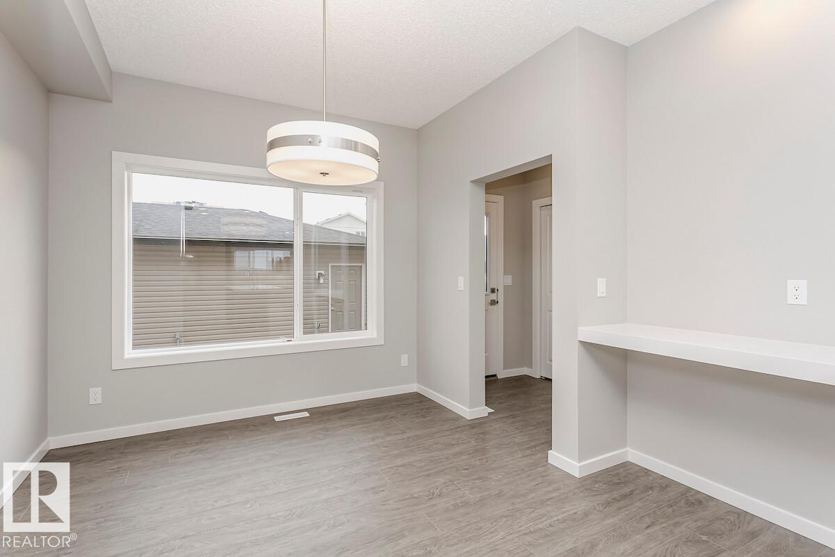 306 Hawthorn WY - Image 11