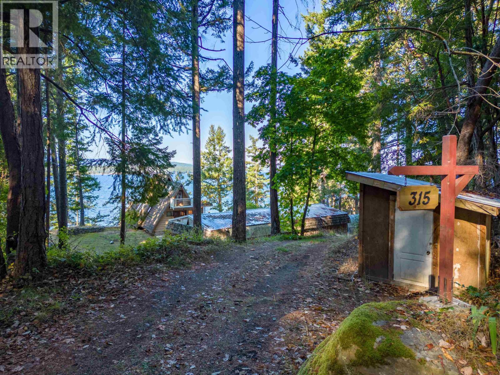 315 DEACON LANE, Galiano Island
